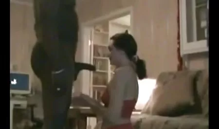 Stepmom به دختر می آموزد که رابطه جنسی کانالهای سک تلگرام داشته باشد.