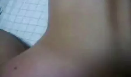 دختر فرعی کانالهای پورن در تلگرام به مقعد می رسد.